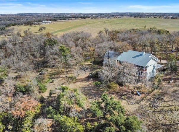 1295 Berry LN, Georgetown, TX 78626