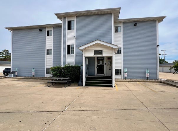 3130 W Monroe Street, Waukegan, IL 60085