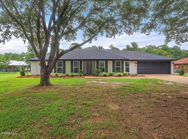 310 Lakeside Drive, Brandon, MS 39047