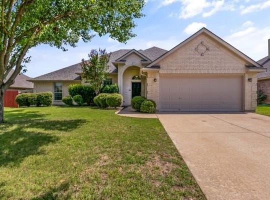 521 Willowview Drive, Saginaw, TX 76179