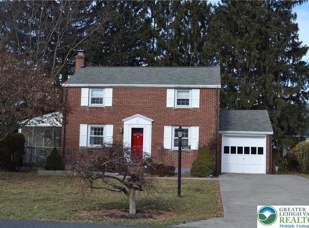 1424 Westgate Drive, Hanover Twp, PA 18017