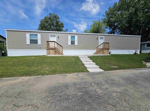 601 N Main Street, Fall River, WI 53932