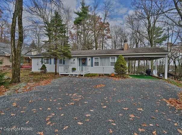 36 MAPLEWOOD Road, Lake Harmony, PA 18624