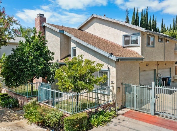 7527 Tampa Avenue, Reseda, CA 91335