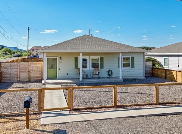 1609 W Uvalde, Alpine, TX 79830