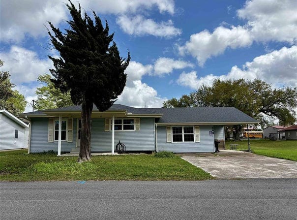 140 Gill Rd, Moss Bluff, LA 70611