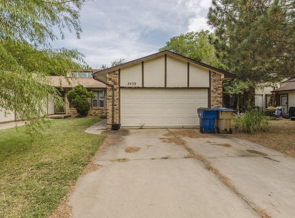 2438 S Capri, Wichita, KS 67210
