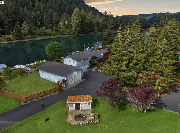 9202 PHEY LN, Florence, OR 97439