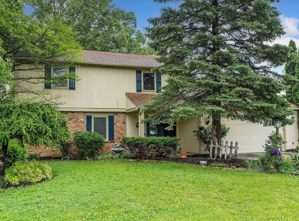 7702 Sunderland Drive, Fort Wayne, IN 46835-1246