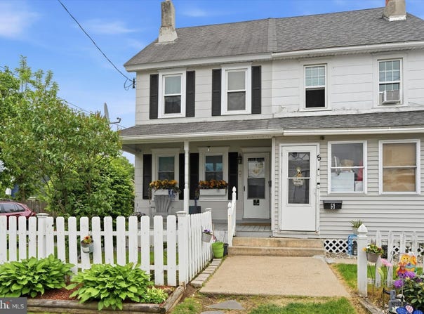 7 E MAPLE Avenue, MORRISVILLE, PA 19067