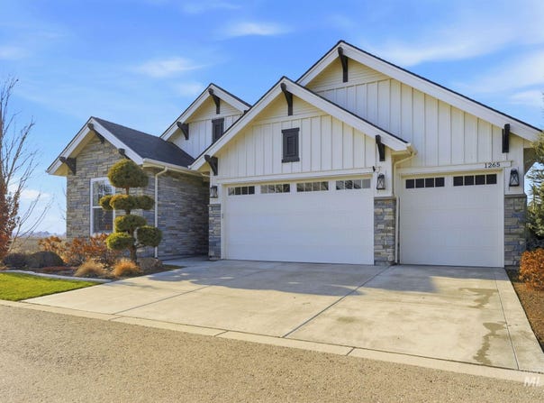 1265 N Diadora Ave, Eagle, ID 83616