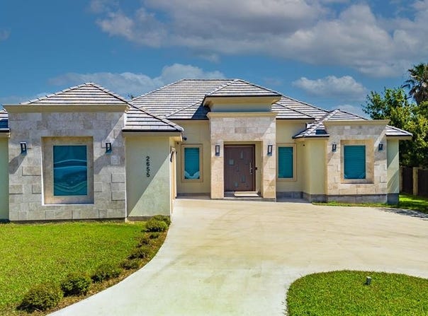 2655 Las Cimas Dr, Eagle Pass, TX 78852