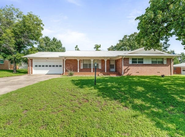 1007 College Avenue, Glen Rose, TX 76043