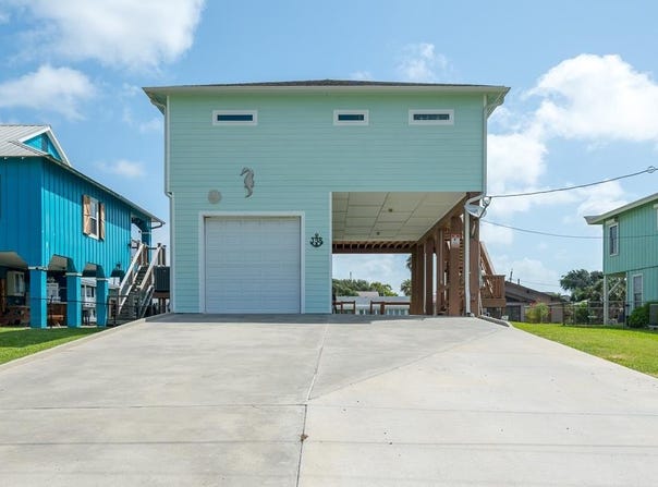 138 Palm, ROCKPORT, TX 78382