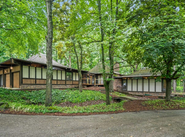 8500 N River Rd, River Hills, WI 53217