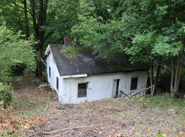 213 Railroad Avenue, Appalachia, VA 24216