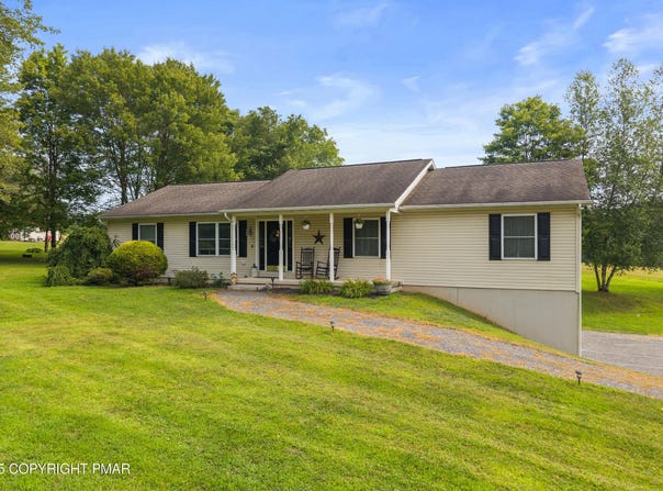 285 Twin Flower Circle, Kunkletown, PA 18058