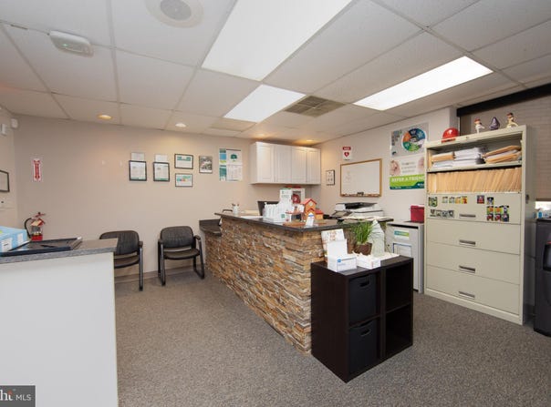 17 WHITE HORSE PIKE, HADDON HEIGHTS, NJ 08035
