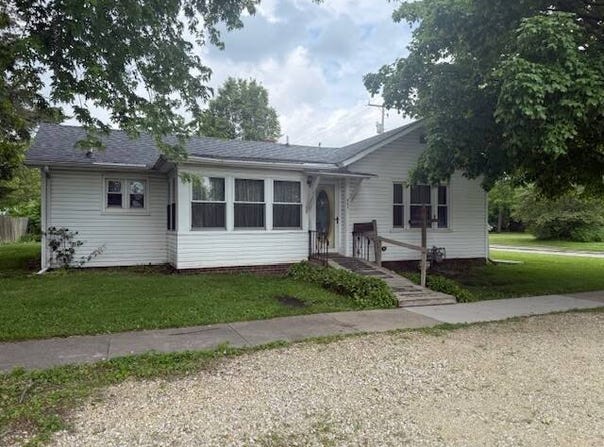 902 South 5th St, Monmouth, IL 61462