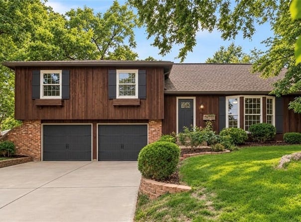 10006 Linden Street, Overland Park, KS 66207