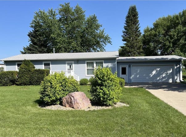 1717 Langley Street, Windom, MN 56101