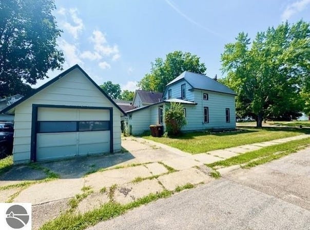 730 N River, Alma, MI 48801