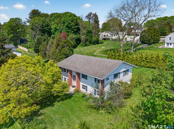 662 Groton Long Point Road, Groton, CT 06340