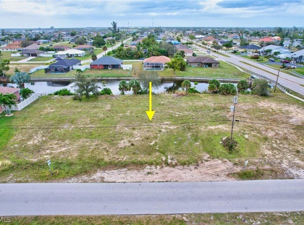 3206 SW 11th Place, Cape Coral, FL 33914
