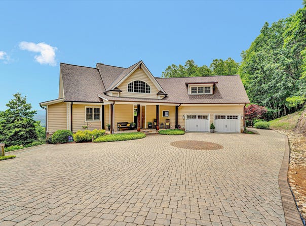 4342 TODDSBURY DR, Vinton, VA 24179