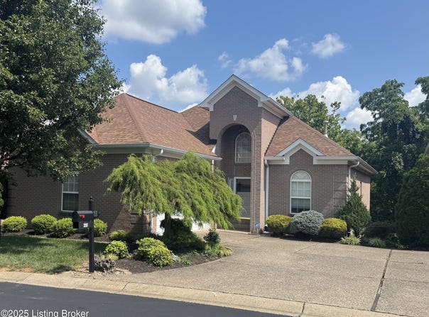 3207 Hurstbourne Springs Dr, Louisville, KY 40220
