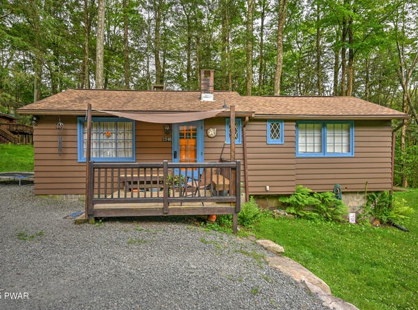 1346 Rt 390, Greentown, PA 18426