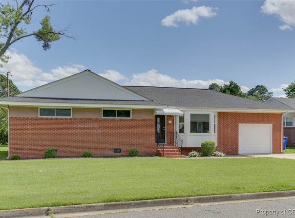 53  Rexford Dr, Newport News, VA 23608