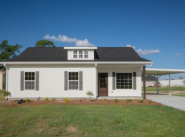 42 Walton Way, Hazlehurst, GA 31539