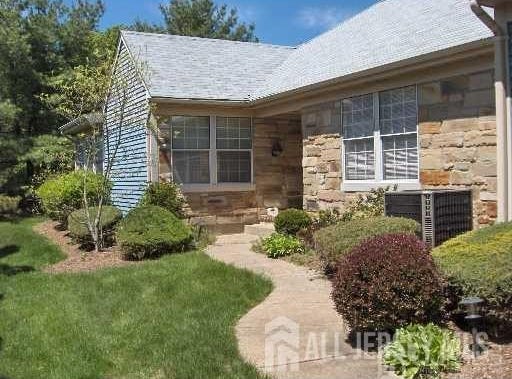 25 Martin Van Buren Drive, Monroe, NJ 08831