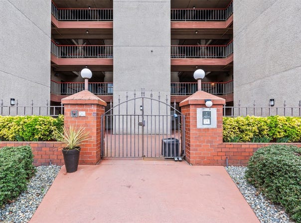1902 S Bridgeport Way W 205, University Place, WA 98466