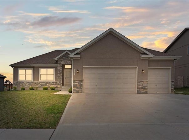 1002 Fox Trot Drive, Odessa, MO 64076