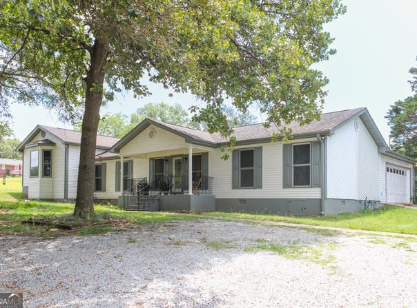 1687 E Main, Royston, GA 30662