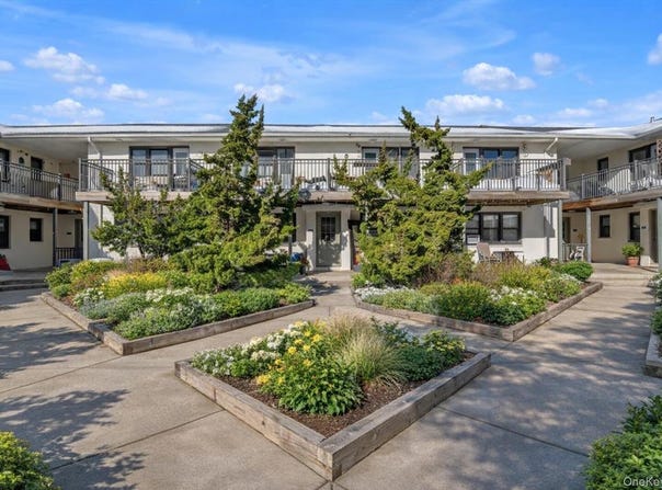 65 W Broadway, Long Beach, NY 11561