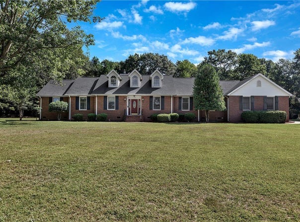 1000 Meadow Lane, Anderson, SC 29621