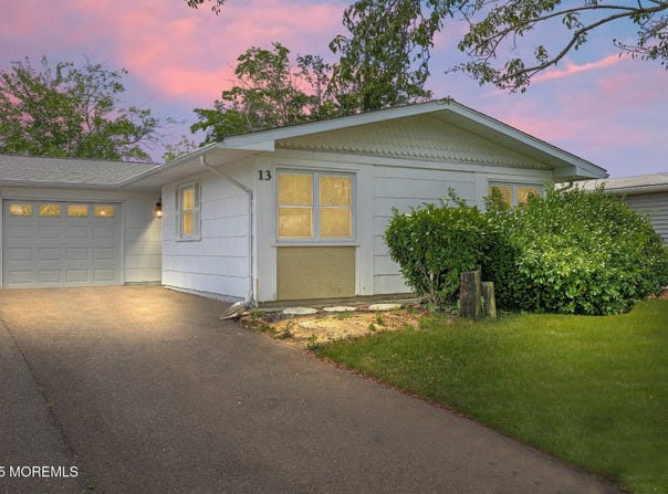 13 Brooke Road, Brick, NJ 08724