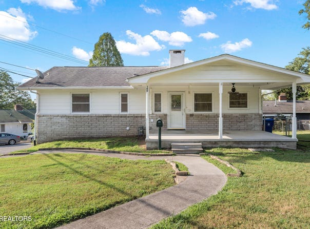 100 Upsal Rd, Oak Ridge, TN 37830