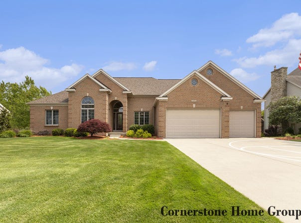 5273 S Silverstone Drive NE, Comstock Park, MI 49321