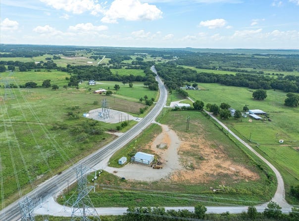S Hwy 59, Bowie, TX 76230