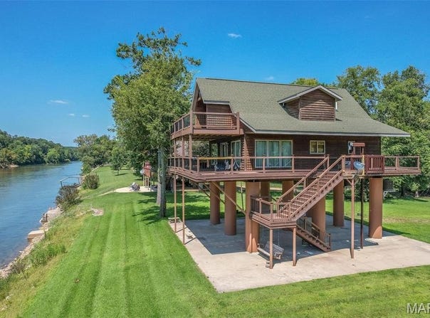 1901 River Valley Road, Doniphan, MO 63935