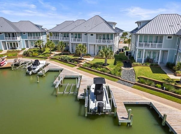 292 Reserve Lane #204, ROCKPORT, TX 78382