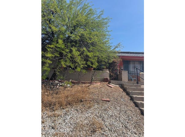 1852 W Caravelle Road, Tucson, AZ 85713