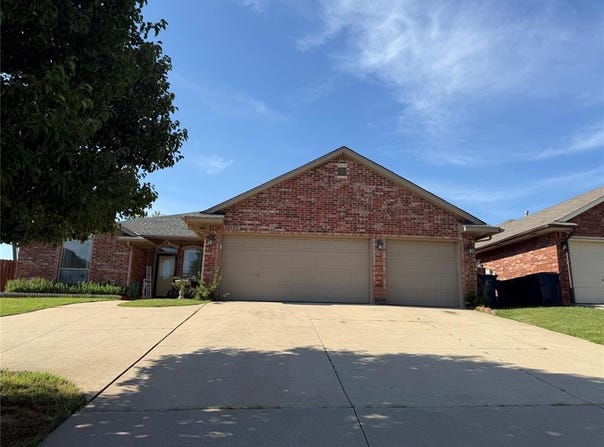 12127 SW 4th Street, Yukon, OK 73099