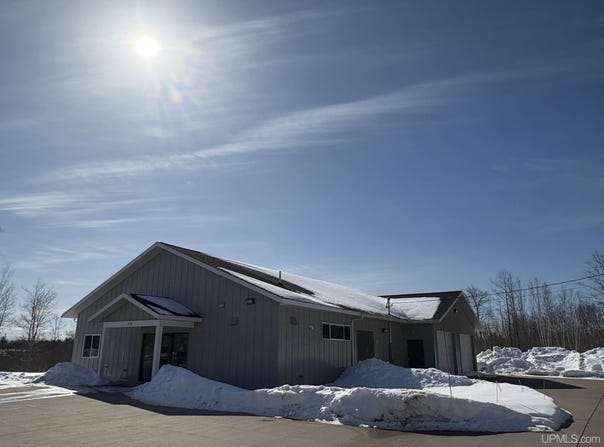 928 Co Rd 480, Marquette, MI 49855