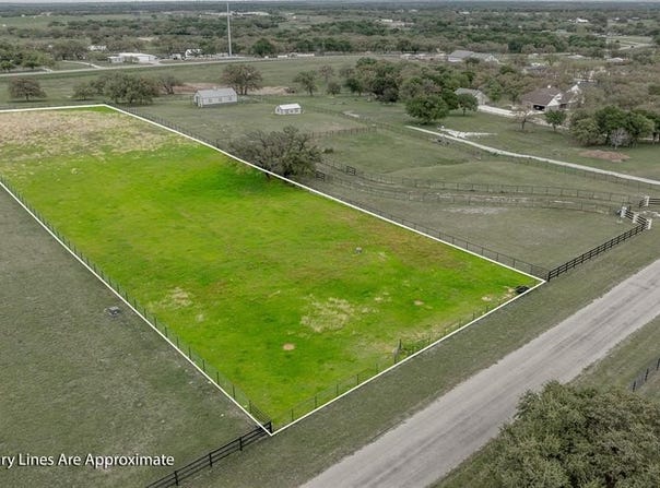 105 Silver Saddle Circle, Weatherford, TX 76087