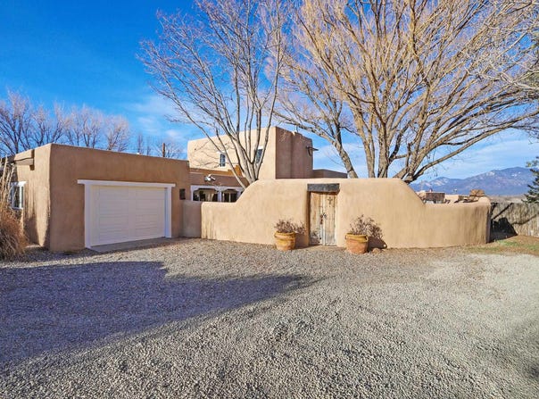 9 Hilltop, Ranchos de Taos, NM 87557